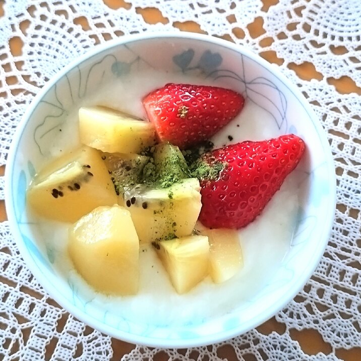 ●苺とキウイの抹茶ヨーグルト◇